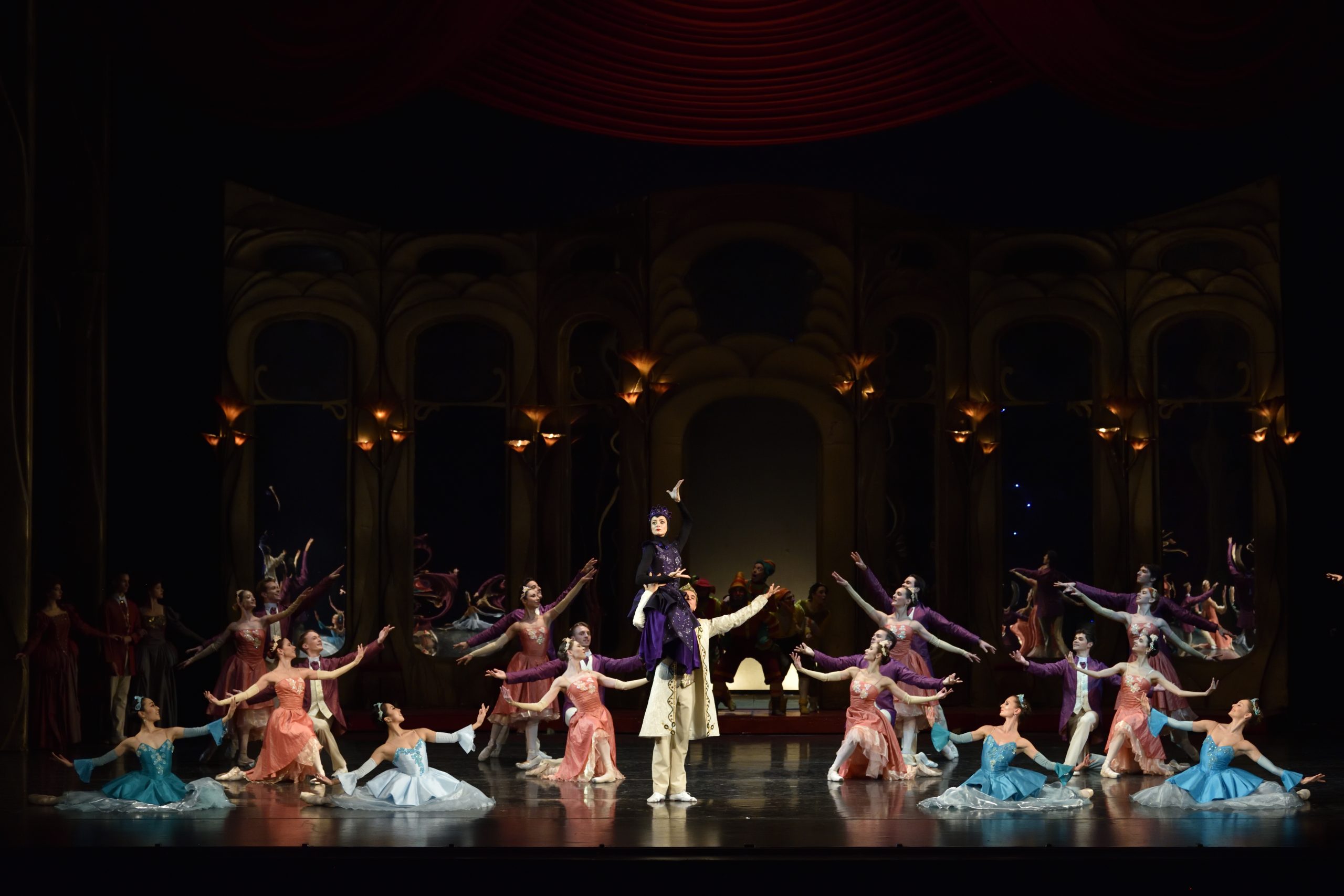 „Nunta lui Figaro” si „Alba ca zăpada și cei șapte pitici” la opera din București